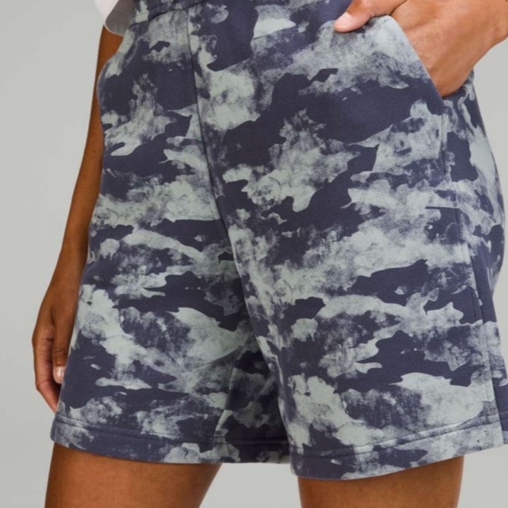 NWT Lululemon Athletica Loungeful High Rise Short 7” -Heritage Camo Wash WP Blue